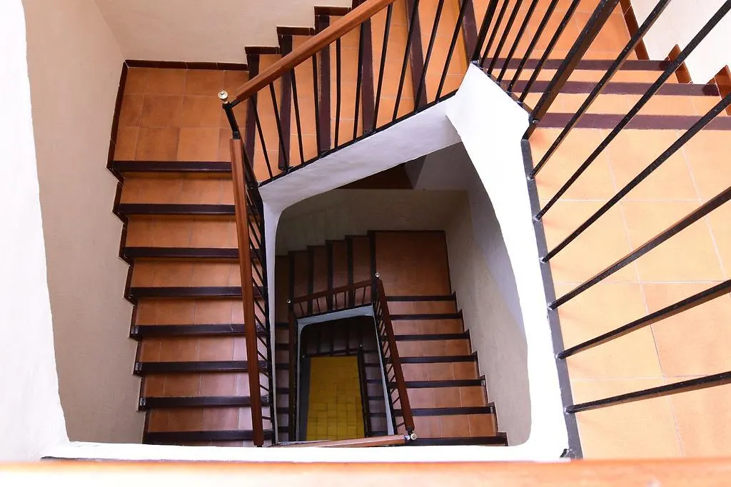 Guest house Pensio Viladomat Girona